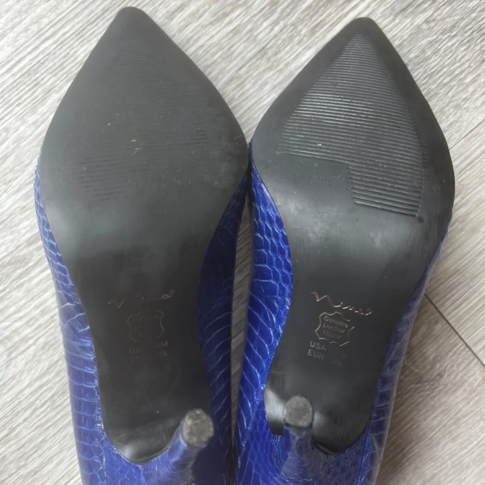 Nina Ricci Leather Cobalt Blue Snake Pumps - Like New - Picture 4 of 5